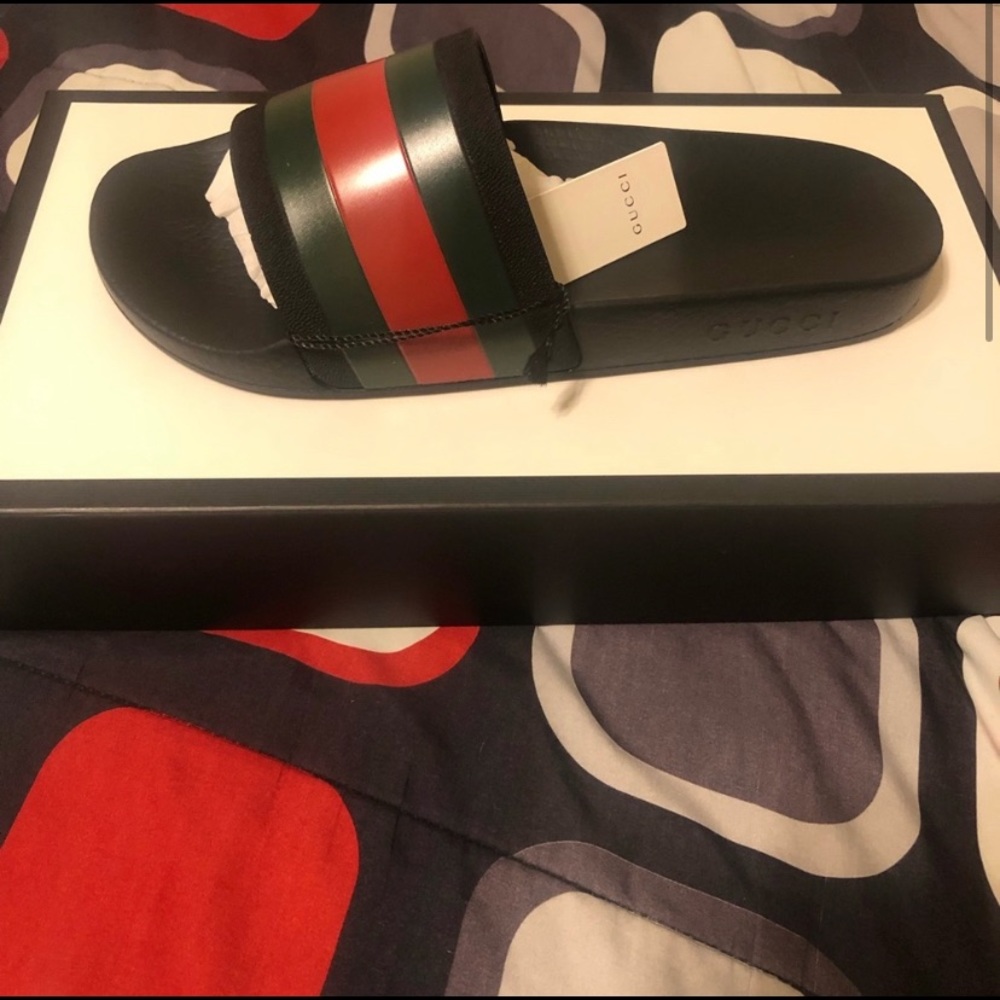 gucci slides *size 10* fits comfortable if size 9